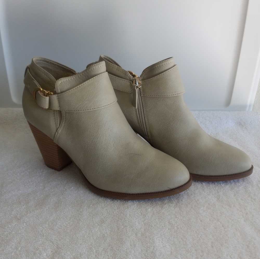 Dr. Scholl’s Kadin Kickstart Ankle Faux Leather Bootie Size 10M